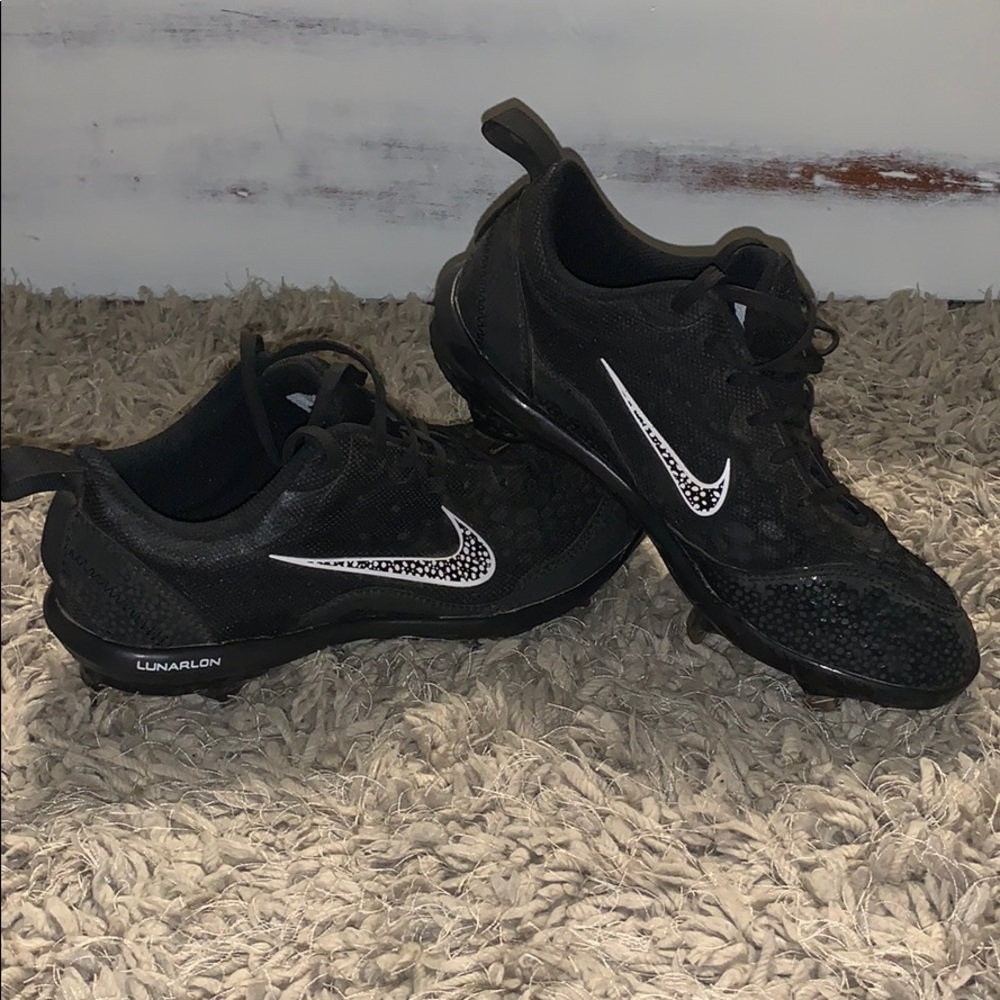 Nike softball cleats